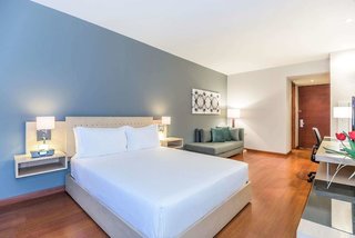 Cosmos 100 Executive,Near La Castellana National Theater,4 star