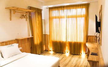 al woodlands residency