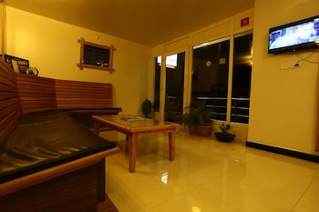 al woodlands residency