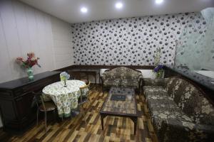 hotel amar inn by quadis lajpat nagar