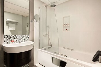 wyndham garden manama