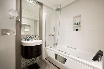 wyndham garden manama