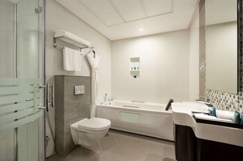 wyndham garden manama