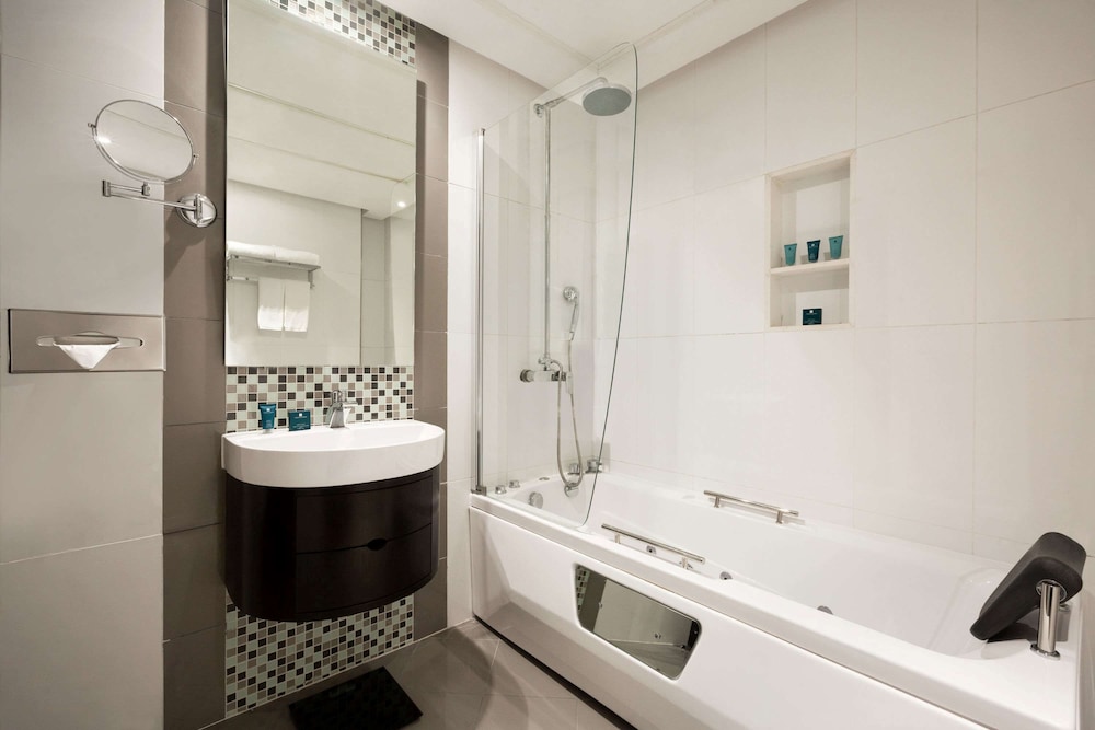 wyndham garden manama