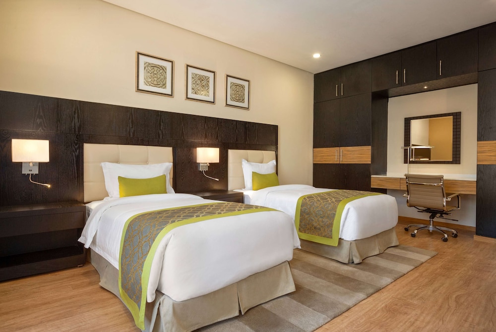 wyndham garden manama