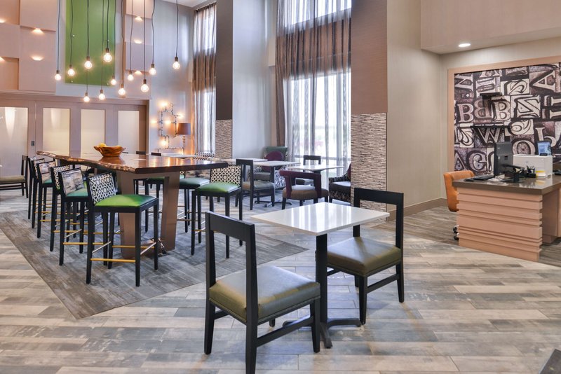 hampton inn and suites altoona des moines