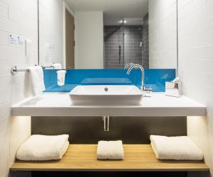 holiday inn express dublin city centre by ihg