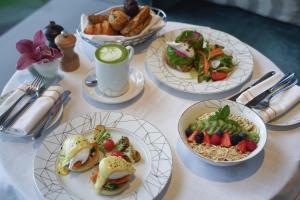 Four Seasons Hotel Dubai International Financial Centre,Dubai Maritime City>>Dubai,5 star
