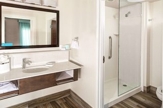 hampton inn and suites by hilton atlanta perimeter dunwoody