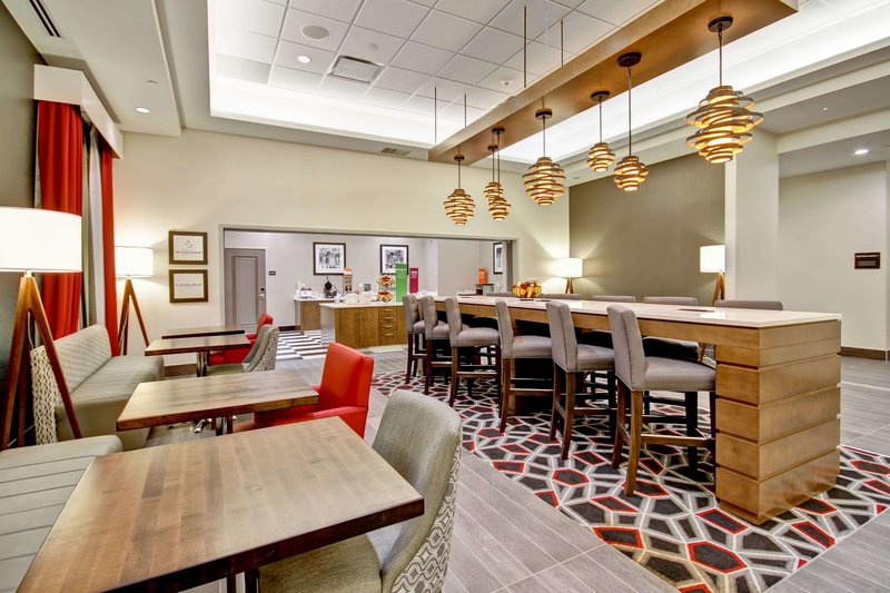 hampton inn and suites by hilton medicine hat