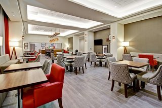 hampton inn and suites by hilton medicine hat