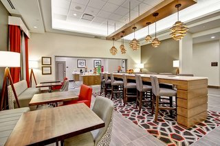 hampton inn and suites by hilton medicine hat