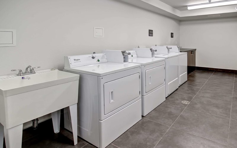 hampton inn and suites by hilton medicine hat