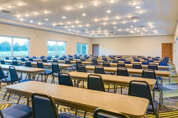 Holiday Inn Express & Suites Russellville By Ihg,Arkansas>>Russellville,3 star
