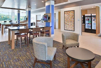 Holiday Inn Express & Suites Omaha Airport By Ihg,Council Bluffs>>Carter Lake,3 star