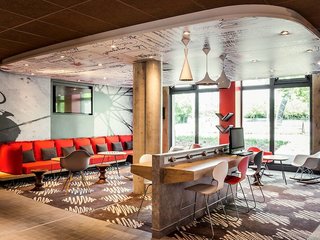 Ibis Saint Quentin En Yvelines Velodrome,Montigny-Le-Bretonneux>>Maurepas,3 star
