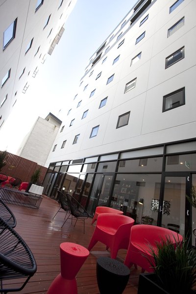 essence hotel carlton