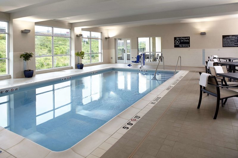 hampton inn and suites pittsburgh airport south settlers ridge