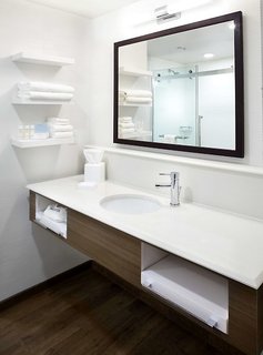 hampton inn and suites pittsburgh airport south settlers ridge