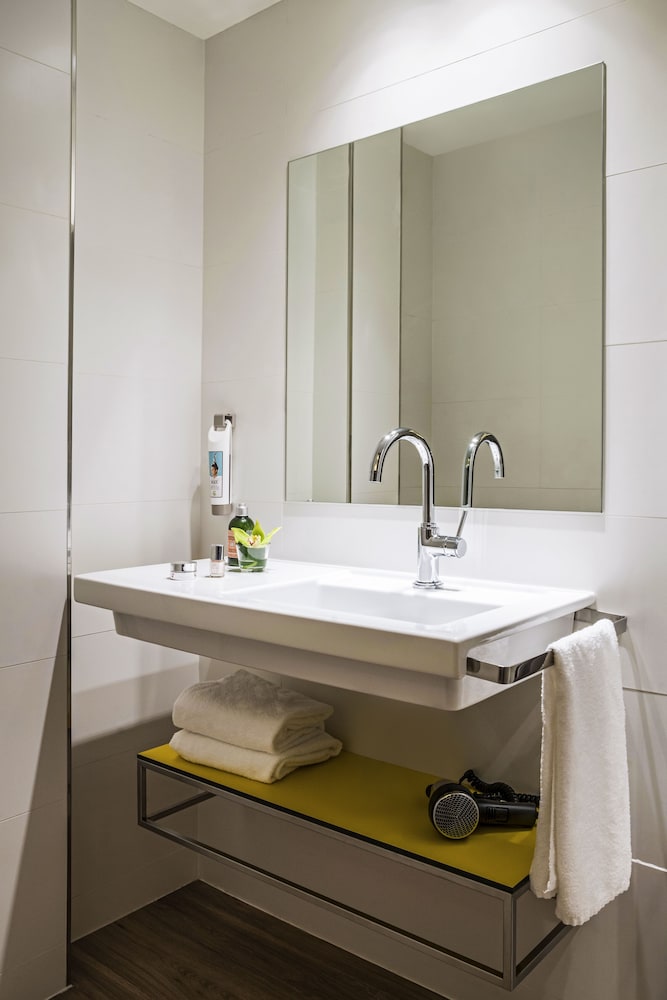 ibis styles barcelona centre hotel