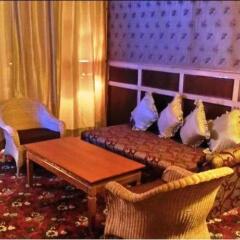yarlam resort