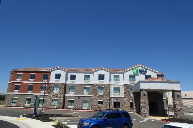 holiday inn express and suites brentwood by ihg