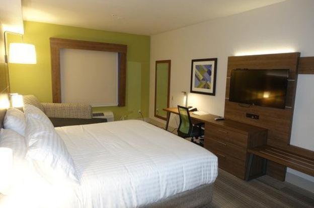 holiday inn express and suites brentwood by ihg