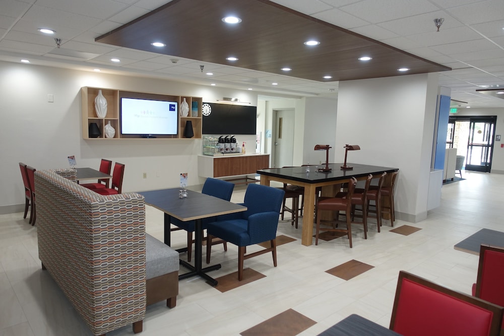 holiday inn express and suites brentwood by ihg
