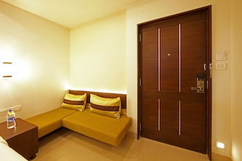 saravanas golden fruits business suites