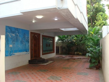 lloyds guest house krishna street t nagar