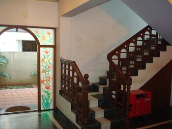 lloyds guest house krishna street t nagar