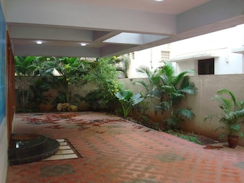 lloyds guest house krishna street t nagar