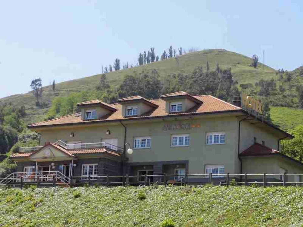 hotel y apartamentos san jorge