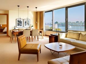 Hyatt Regency Mainz,Mainz>>Ginsheim-Gustavsburg,5 star