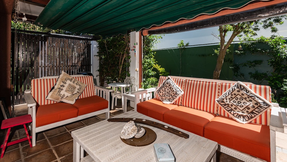 brown jug guest house