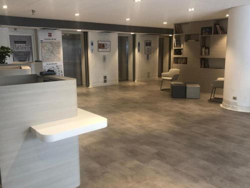 Ibis Paris Porte De Montreuil,Montreuil>>Gare De Lyon,3 star