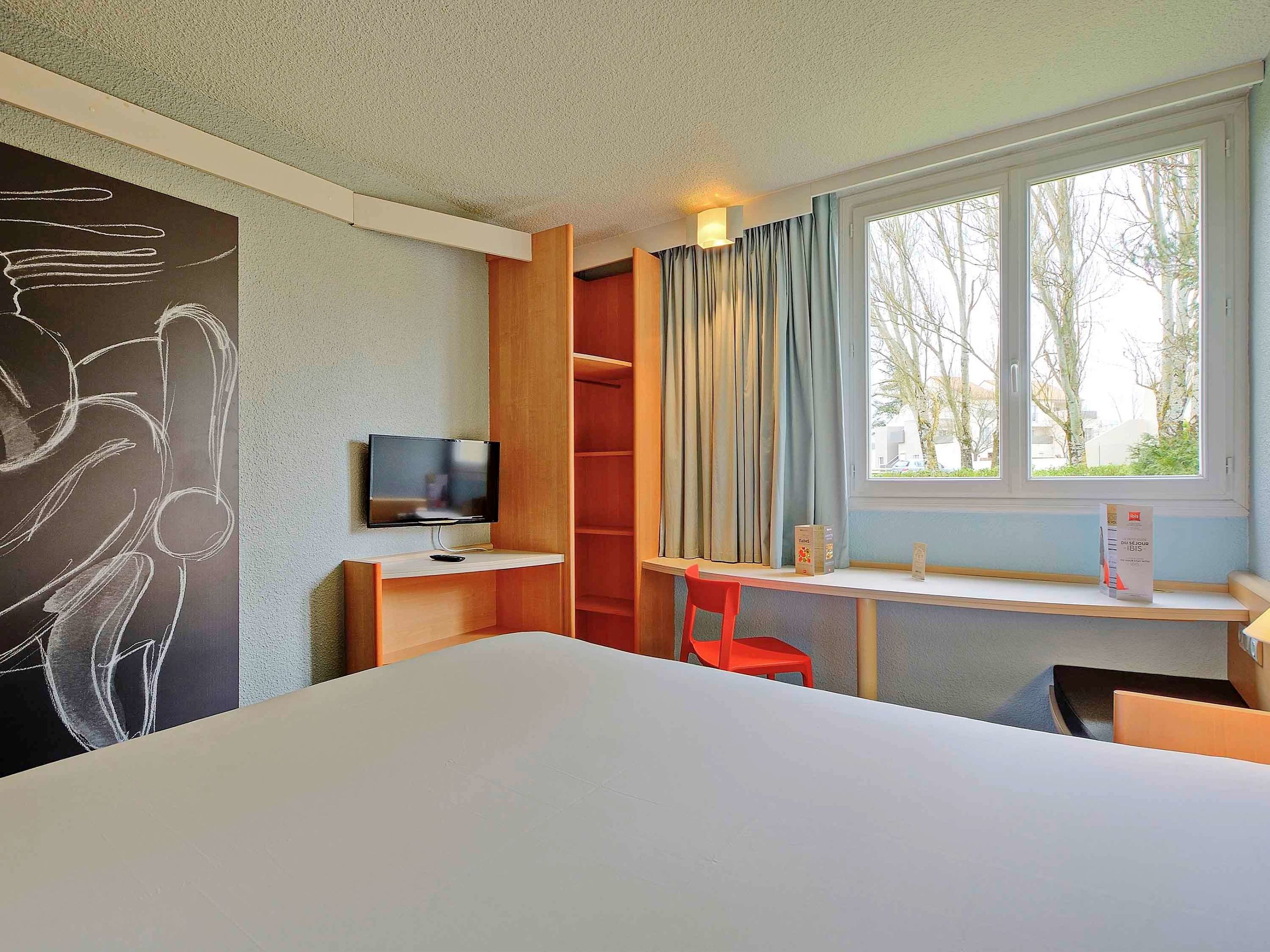 hotel ibis poitiers beaulieu adults only