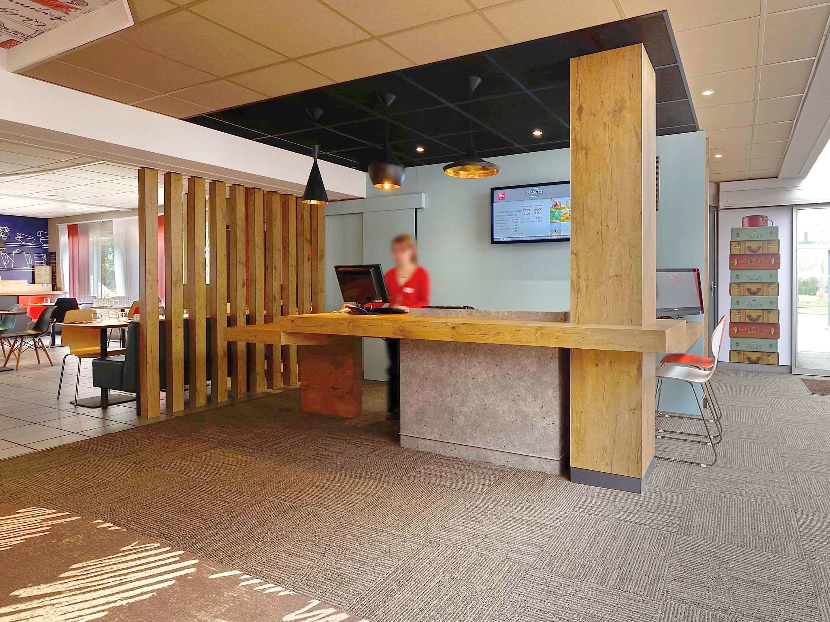 hotel ibis poitiers beaulieu adults only
