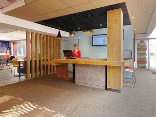hotel ibis poitiers beaulieu adults only