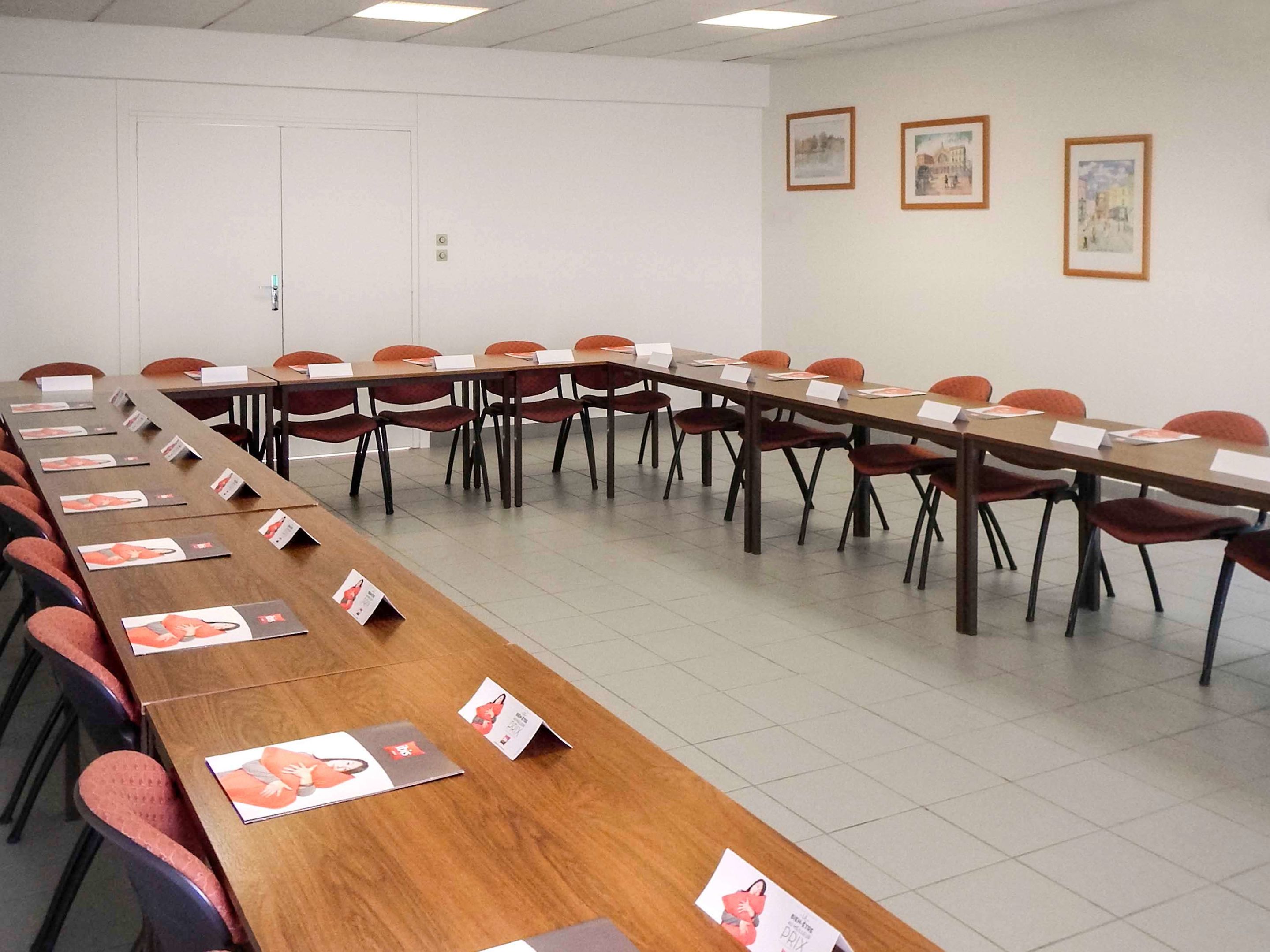 hotel ibis poitiers beaulieu adults only