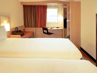 hotel ibis poitiers beaulieu adults only