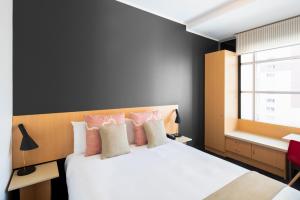 ibis sydney world square