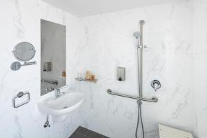 ibis sydney world square