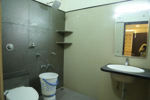 Hotel Shivananda,Hampi>>Bellary,2 star