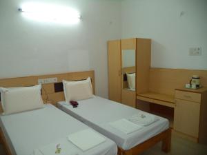 Samrat Guest House,Porur>>Chennai,1 star