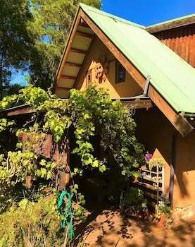 sutton spring art retreats