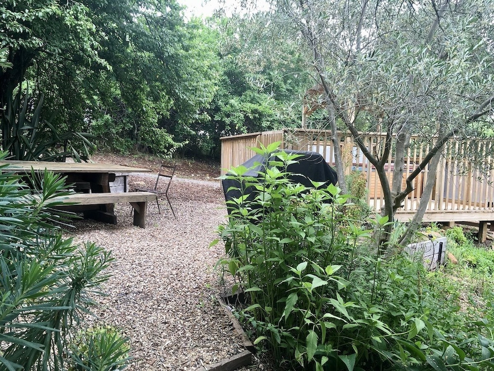 sutton spring art retreats