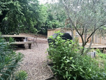 sutton spring art retreats