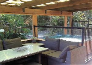 sutton spring art retreats