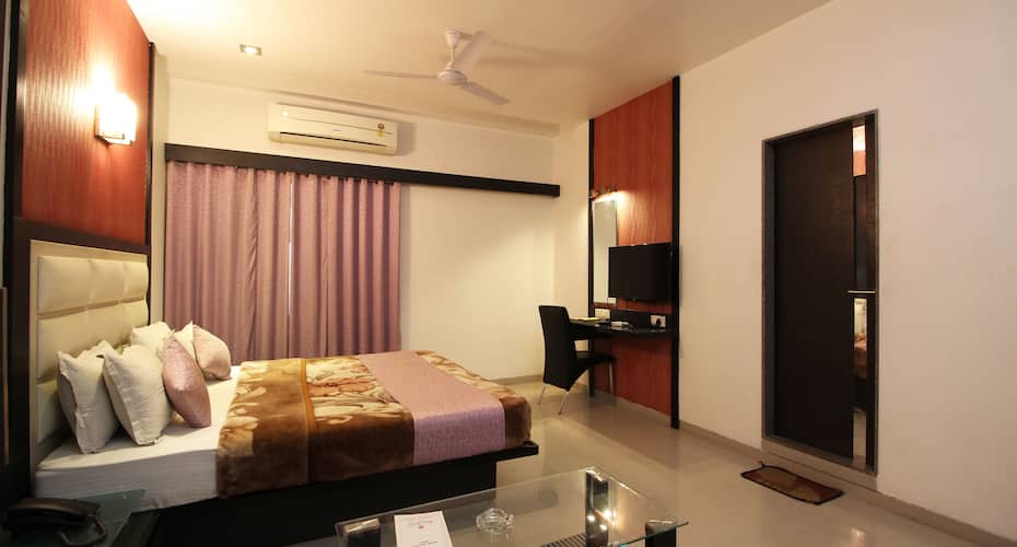 hotel royal palace ahmedabad